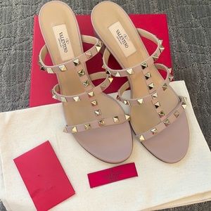 Like-new Valentino Garavani Rockstud 60mm sandals